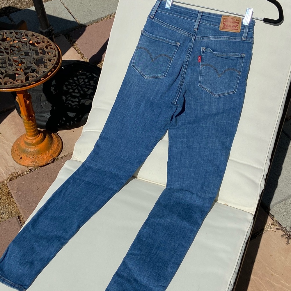 Levi’s High Rise Skinny jeans